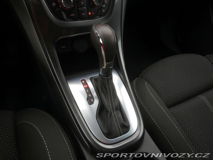 Opel Astra Essentia 2.0 CDTI 2013