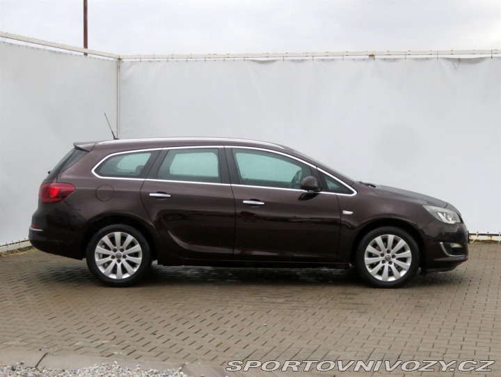 Opel Astra Essentia 2.0 CDTI 2013