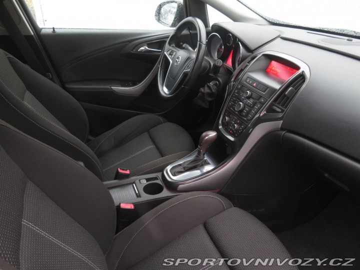 Opel Astra Essentia 2.0 CDTI 2013
