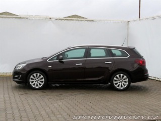 Opel Astra Essentia 2.0 CDTI 2013