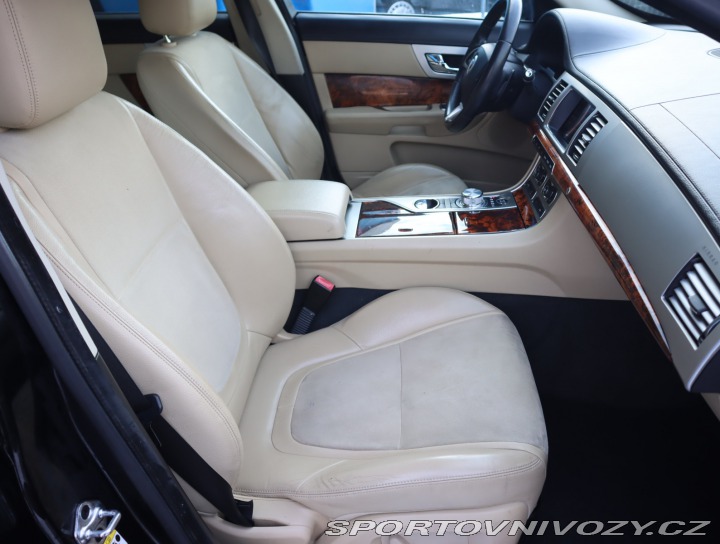 Jaguar XF 3.0 D 2012
