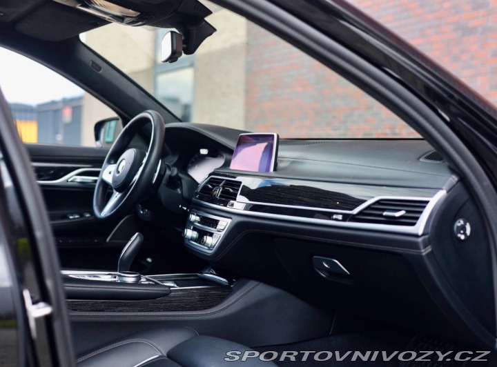 BMW 7 M760Li xDrive A/T 2019