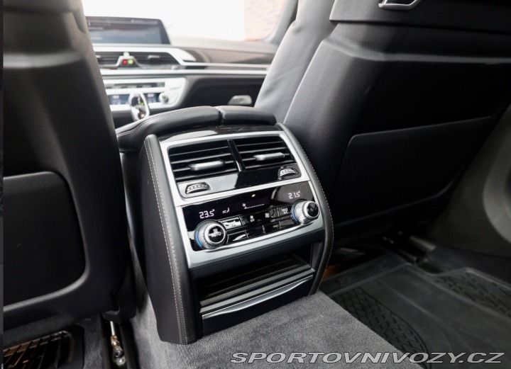 BMW 7 M760Li xDrive A/T 2019