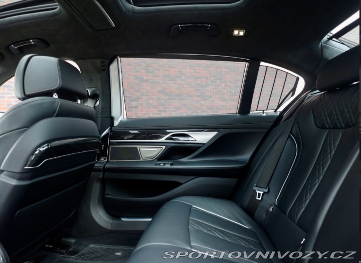 BMW 7 M760Li xDrive A/T 2019