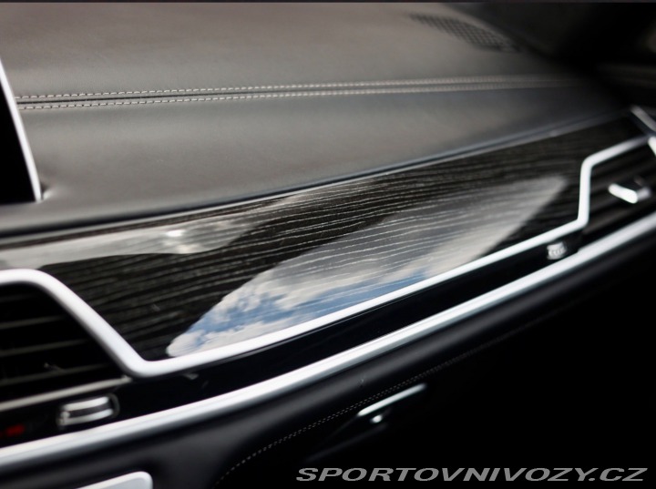 BMW 7 M760Li xDrive A/T 2019