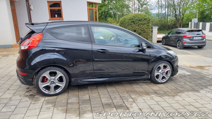 Ford Fiesta ST PERFORMANCE 2015