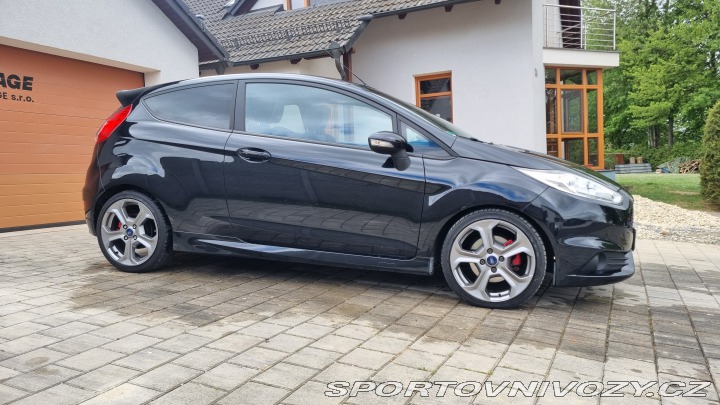 Ford Fiesta ST PERFORMANCE 2015
