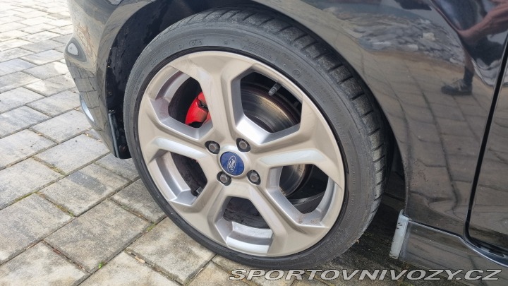 Ford Fiesta ST PERFORMANCE 2015