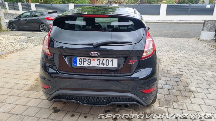 Ford Fiesta ST PERFORMANCE 2015