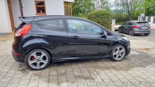 Ford Fiesta ST PERFORMANCE 2015