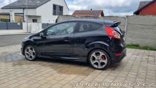 Ford Fiesta ST PERFORMANCE 2015