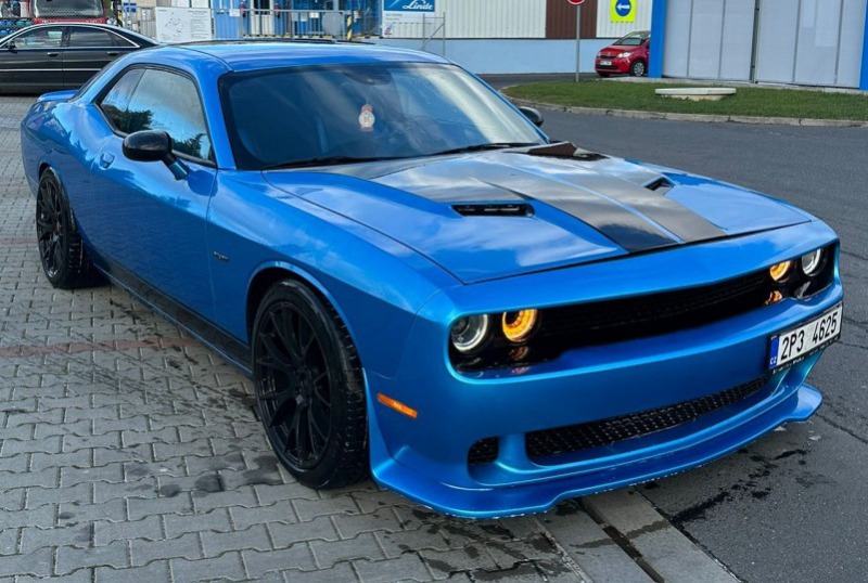 Dodge Challenger 