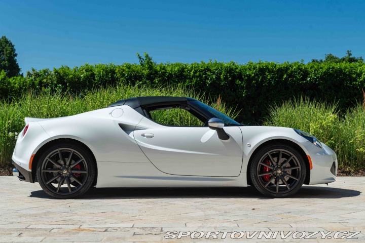 Alfa Romeo Spider 4C SPIDER 2015