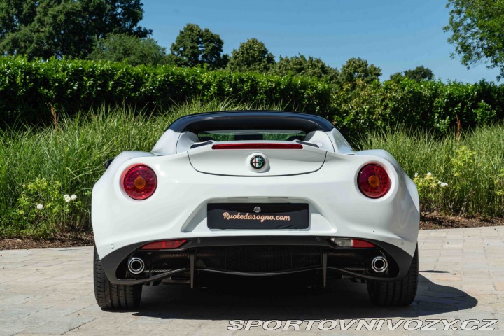 Alfa Romeo Spider 4C SPIDER 2015