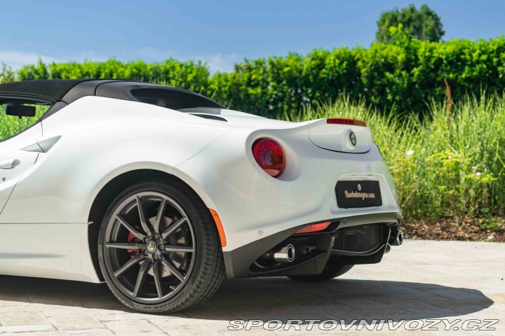 Alfa Romeo Spider 4C SPIDER 2015