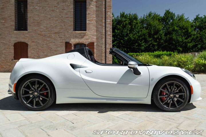 Alfa Romeo Spider 4C SPIDER 2015