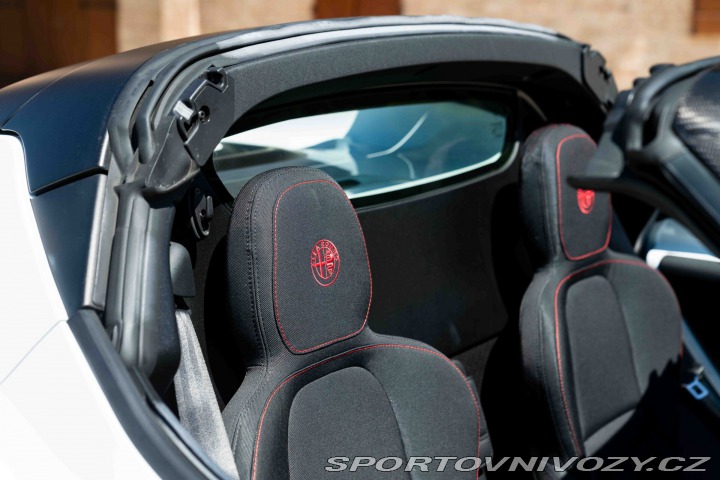 Alfa Romeo Spider 4C SPIDER 2015