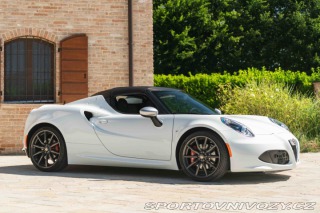 Alfa Romeo Spider 4C SPIDER 2015