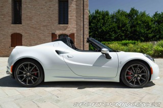 Alfa Romeo Spider 4C SPIDER 2015