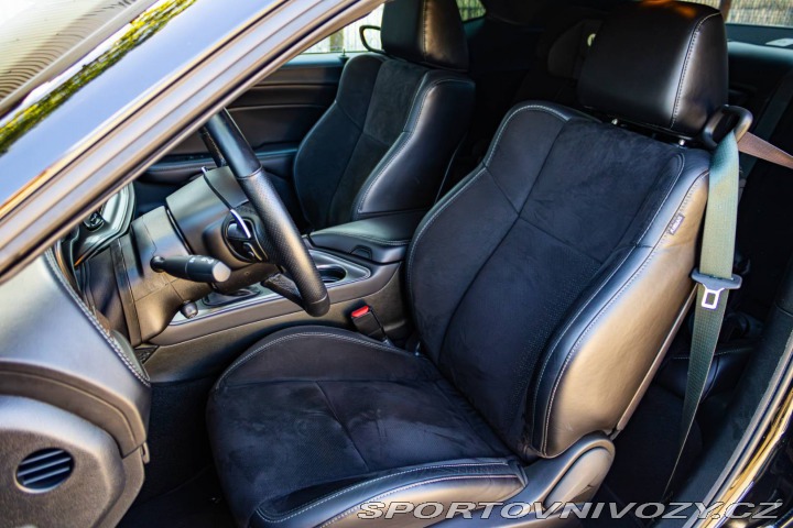Dodge Challenger RT 5.7 V8 / TOP STAV / 2023