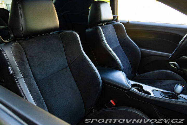Dodge Challenger RT 5.7 V8 / TOP STAV / 2023