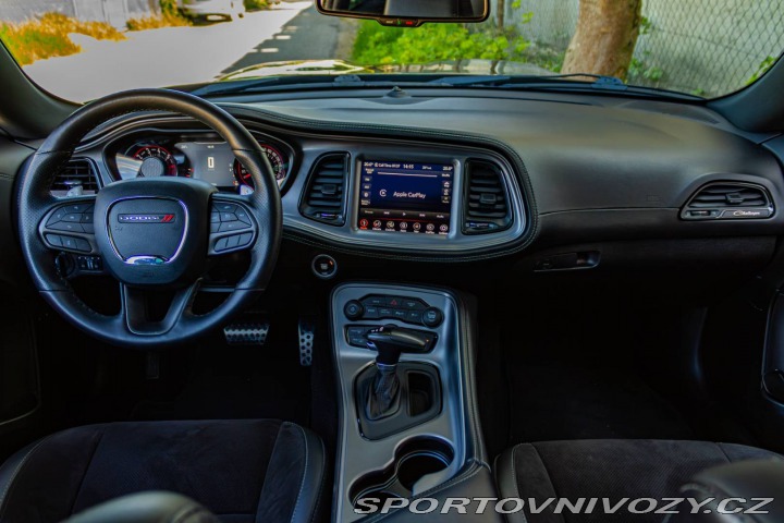 Dodge Challenger RT 5.7 V8 / TOP STAV / 2023