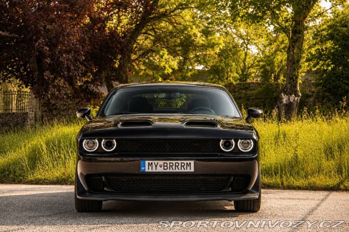 Dodge Challenger RT 5.7 V8 / TOP STAV / 2023