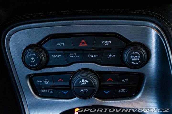 Dodge Challenger RT 5.7 V8 / TOP STAV / 2023