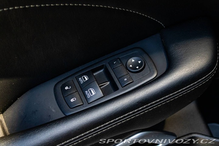 Dodge Challenger RT 5.7 V8 / TOP STAV / 2023