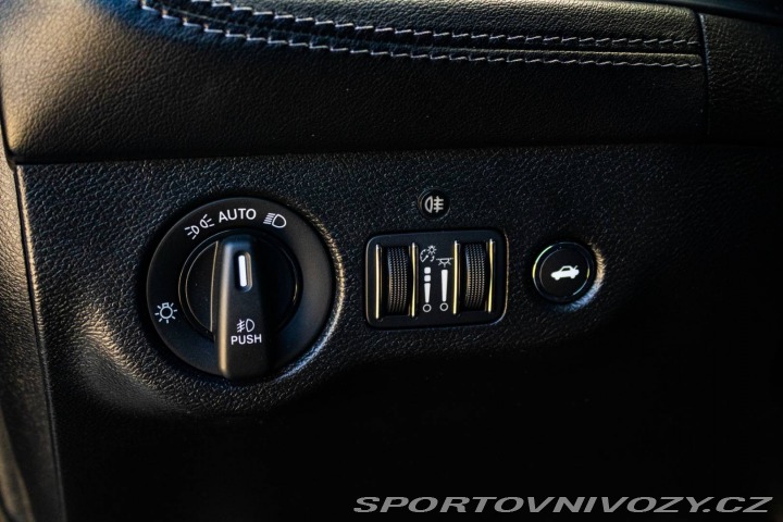 Dodge Challenger RT 5.7 V8 / TOP STAV / 2023
