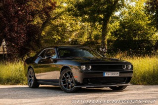 Dodge Challenger RT 5.7 V8 / TOP STAV / 2023