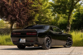 Dodge Challenger RT 5.7 V8 / TOP STAV / 2023