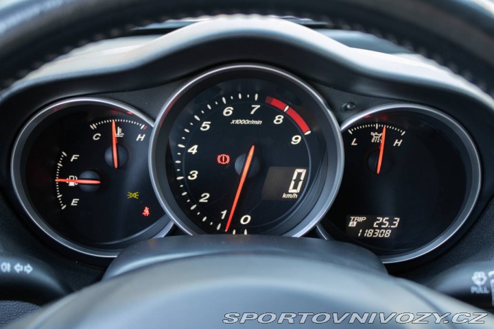 Mazda RX-8 RX8 141kw MT/6 2004 / AJ 2004