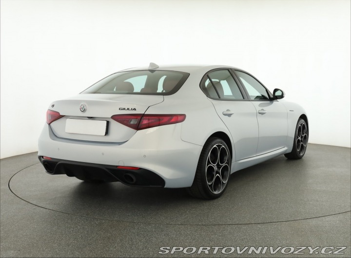 Alfa Romeo Giulia 2.0 Turbo 2021