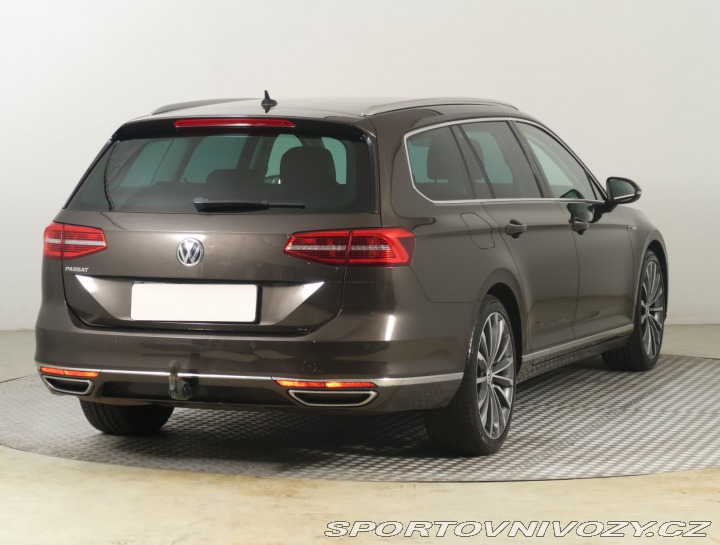 Volkswagen Ostatní modely Passat Highline 2.0 BiTDI 2016