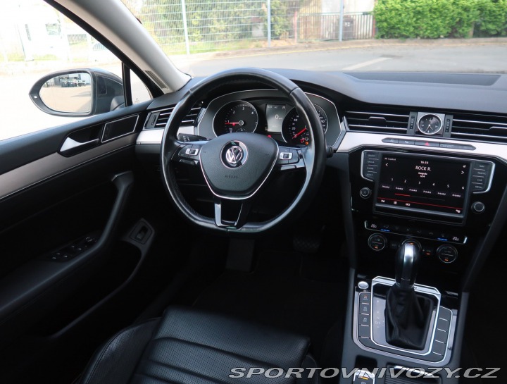 Volkswagen Ostatní modely Passat Highline 2.0 BiTDI 2016