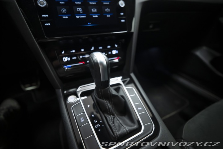 Volkswagen Arteon 2,0 TDI DSG R-LINE 1. MAJ 2022
