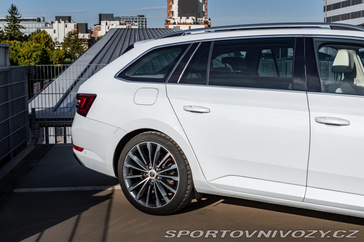 Škoda Superb Combi 2.0 TSI 4x4 L&K DSG 2016