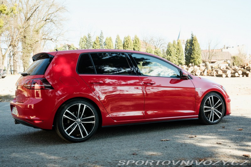 Volkswagen Golf 2.0 TDI GTD DSG / 152kW