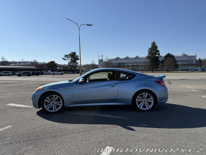 Hyundai Genesis Coupé  2012