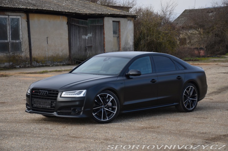 Audi S8 PLUS