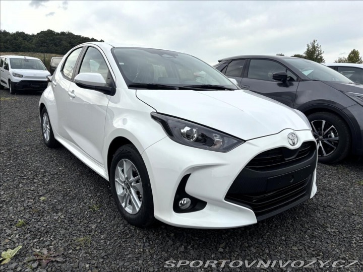 Toyota Yaris 1,5   Comfort HEV 116 CVT 1800