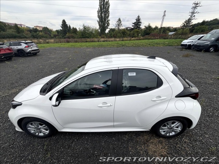 Toyota Yaris 1,5   Comfort HEV 116 CVT 1800