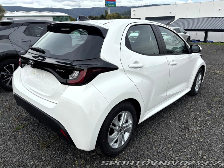 Toyota Yaris 1,5   Comfort HEV 116 CVT 1800