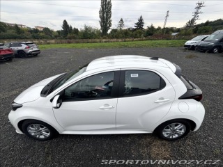Toyota Yaris 1,5   Comfort HEV 116 CVT 1800