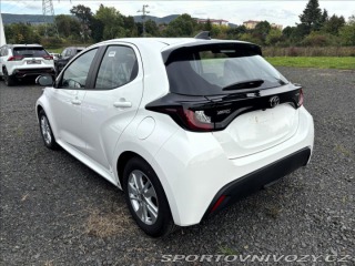 Toyota Yaris 1,5   Comfort HEV 116 CVT 1800