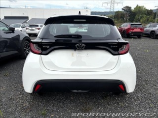 Toyota Yaris 1,5   Comfort HEV 116 CVT 1800
