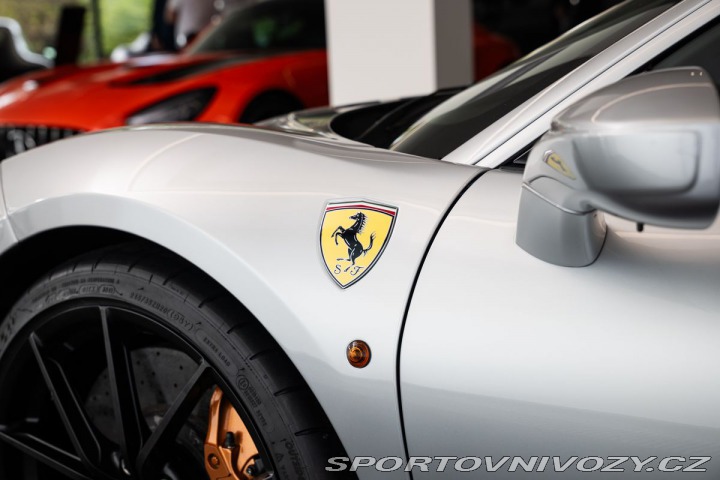Ferrari 488 Pista /Atelier/Karbon/Lif 2019