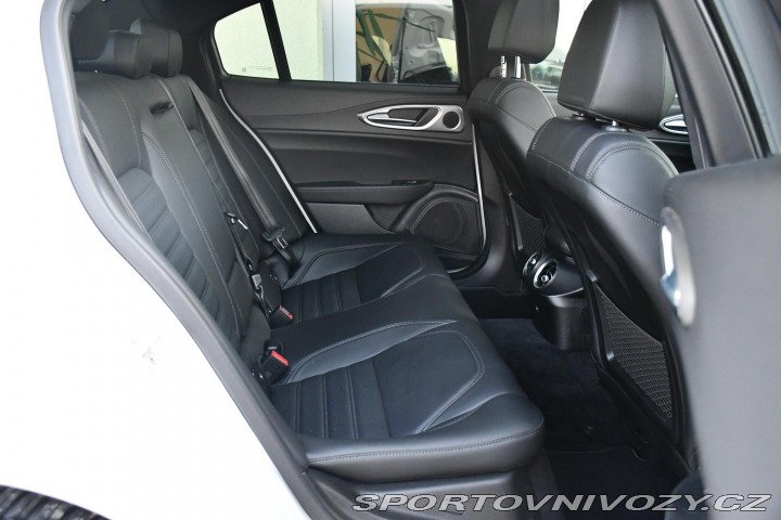 Alfa Romeo Giulia 2,0T 16V 206kW REZERVACE 2024