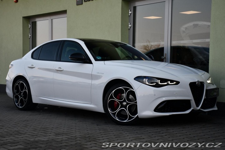 Alfa Romeo Giulia 2,0T 16V 206kW REZERVACE 2024